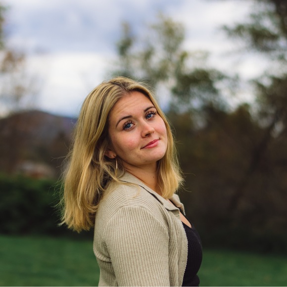 Meet your Posher, Jocelyn - Picture 7 of 10